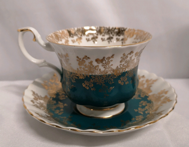 Vintage Royal Albert Teacup & Saucer Regal Series