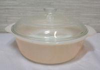 Fire King 1.5qt Casserole Dish with Pyrex Lid . No chips or cracks