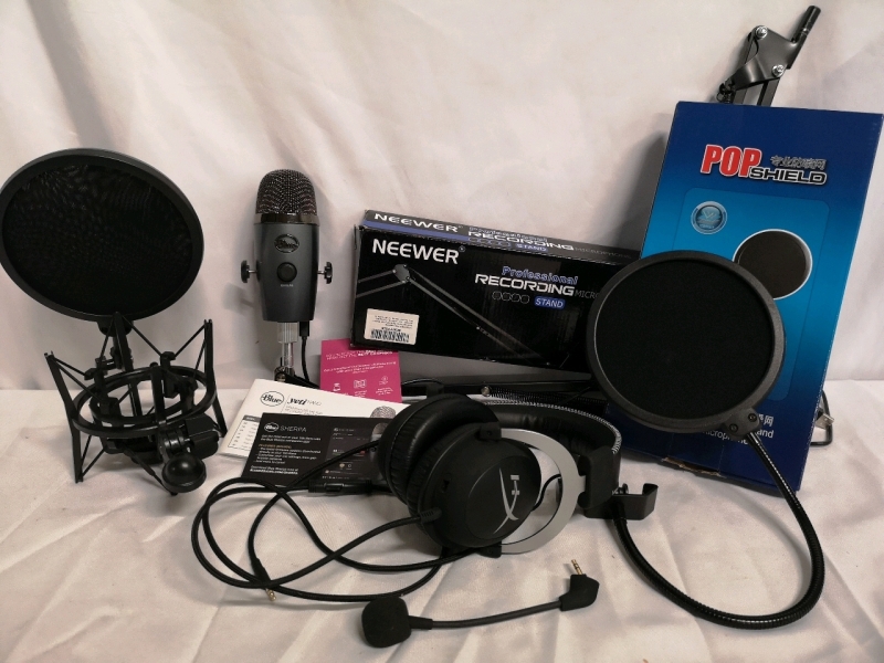 Great Podcast Equipment Lot - Blue Yeti Nano Microphone + Hyper Headphones + Pop Screen - Working