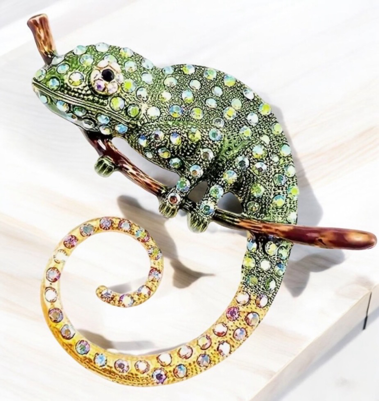 Chameleon Brooch with Sparkling Rhinestones Colour Changing Ombe Effect Large