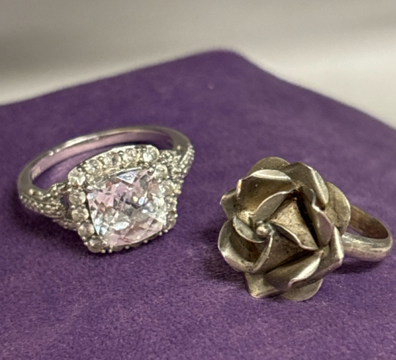 Vintage Sterling stamped 925 Mexico carved dimensional flower ring is a size 4.5 CZ 925 Sterling JH Ring Size 7