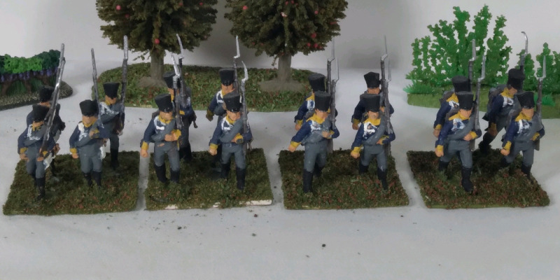 4 Plastic squads Of 4 Infantry Lots Handpainted Miniatures Silesian Fusiliers Approximately 2 "