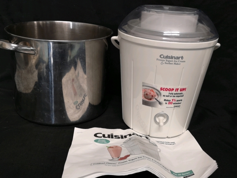 Like New Cuisinart Frozen Yogurt-Ice Cream & Sorbet Maker + Large Pot