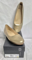 New Naturalizer sz 9.5M Leather Shoes - Light Gold