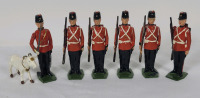 Britains " Fort Henry Guards & Mascot " Metal Toy Soldiers , 54mm . Complete Set of 7