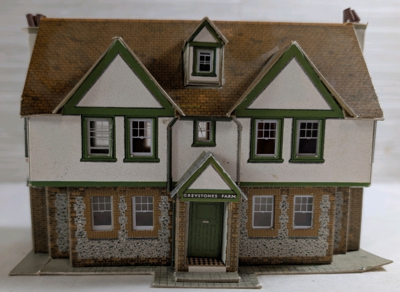 B24 Superquick Greystones Farmhouse Model HO Scale
