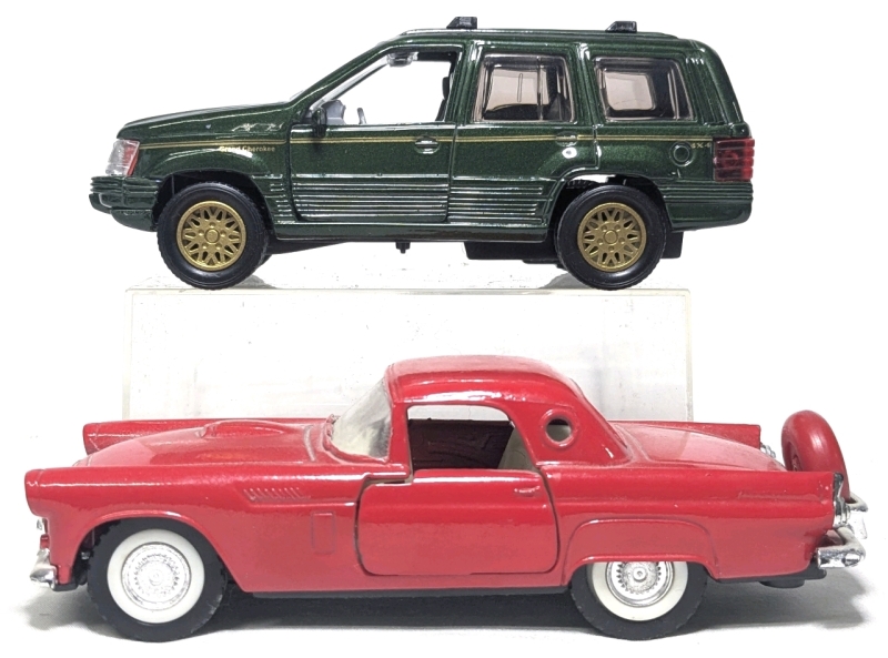2 Diecast Cars : Majorette 1:32 Thunderbird 56 & 1996 S Jeep Grand Cherokee V8 SS506