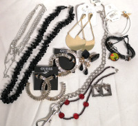 11 Piece Jewelry Lot - Necklaces & Earrings +