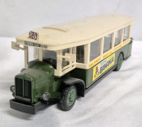 Diecast Solido 1/50 Scale 4401 - 1934 Renault Autobus TN6C "Banania" made in France 7.5" long
