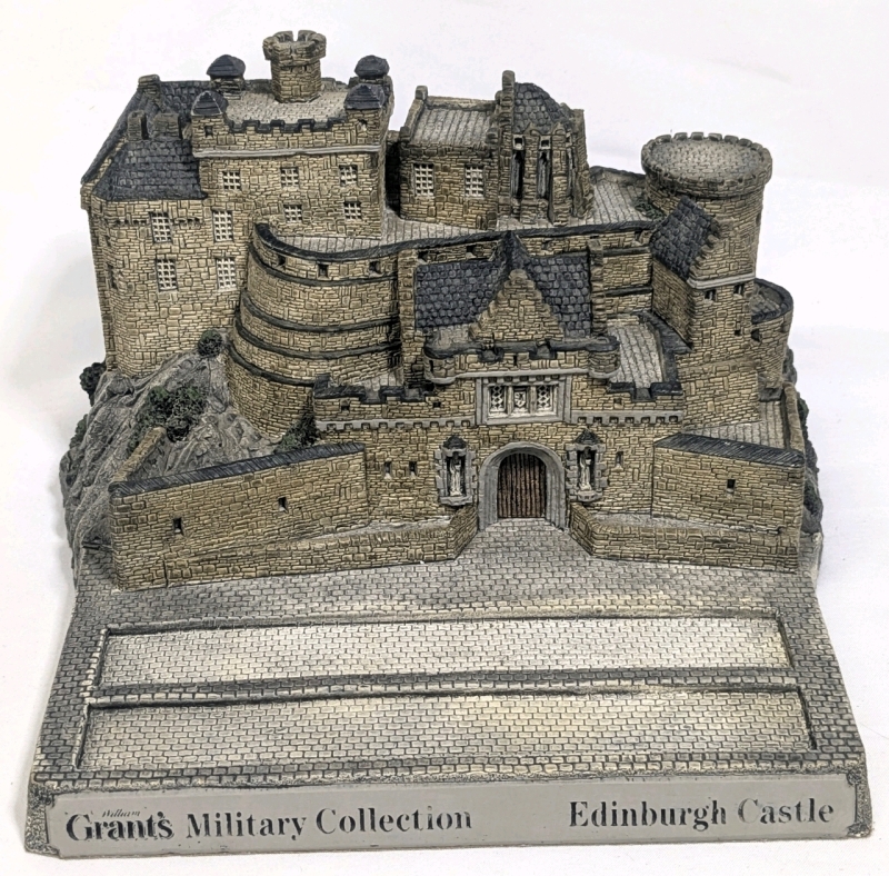 1990 William Grant's Military Collection : Edinburgh Castle Display Base | 7.2" x 7" x 4.4" Tall