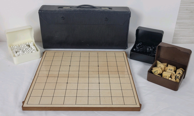 Vintage Japanese GO Board Game / Shogi Japanese Chess with Travel Case .