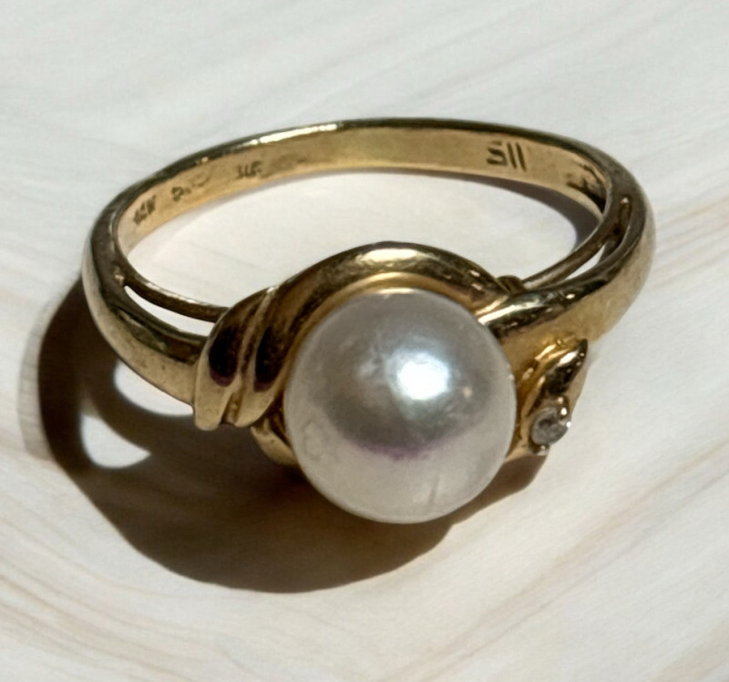 14K Yellow Gold Fresh Water 7.5 mm Pearl Diamond Ring Size 6 Stamped