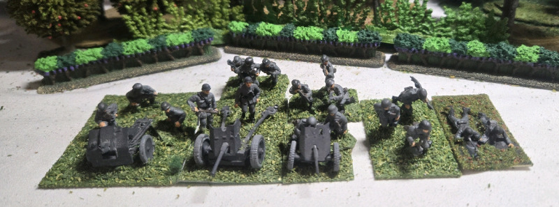 ( 6 ) Flats ( 16 Soilders Total ) Appear To Be Plastic/ Lead German Artillery Battalion | * Tallest Troop Measures 1" * Shrubbery Not Included *