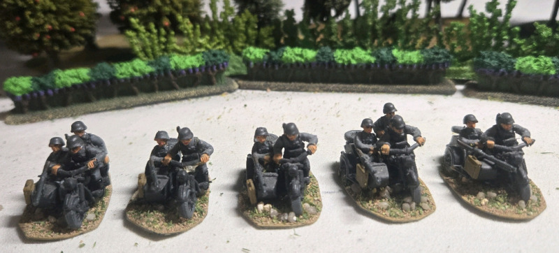 ( 5 ) Flats ( 12 Soilders Total ) Appear To Be Lead German Motorcycle/ Sidecar Units | * Tallest Troop Measures ¾" * Shrubbery Not Included *