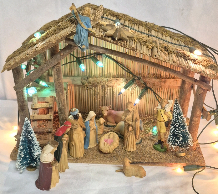 Nativity Scene with Lights - Working