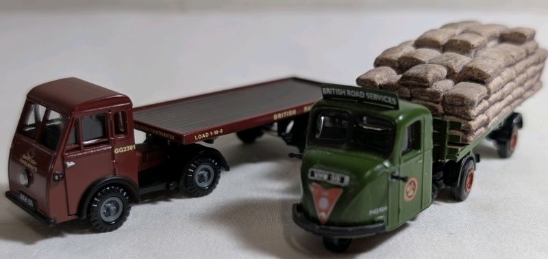 Classix Diecast EM76503 Jen-Tug Artic & Flatbed Trailer Approx. 3.5" & Oxford Diecast 76RAB005 Scammell Scarab Flatbed Trailer Approx. 3.5"