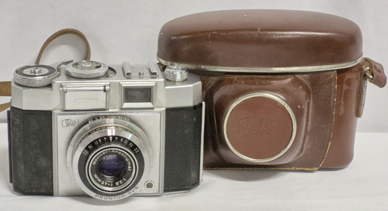 Zeiss Ikon Contina Viewfinder Camera f=45mm 1:2.8 with Case