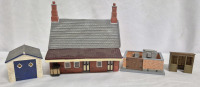 4 Hornby Hobbies Ltd. Buildings - Garage, House +