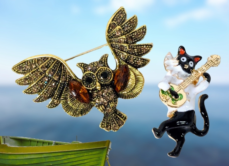 The Owl & The Pussycat Brooches : Owl features Honey Amber Rhinestones, Pussycat has Great Enameling (and is ADORABLE) | Up to 2" Across