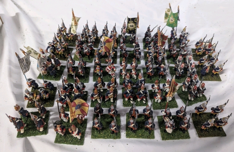 128 Hand-painted Lead Soldiers Miniatures. Various Affiliations. Stands 1" Tall on Flocked Base