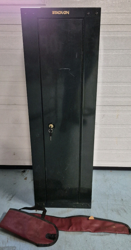 Stack-On Metal Gun Safe/Chest with Lock & Keys