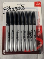 New Sharpie Fine Tip Permanent Marker 8 Pack.