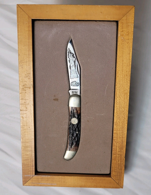 Schrade USA Statue of Liberty 100th Anniversary Folding Pocket Knife with Sterling Silver Coin in Handle plus Presentation Case