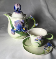 Stunning Blown Iris Teapot and Cup Set