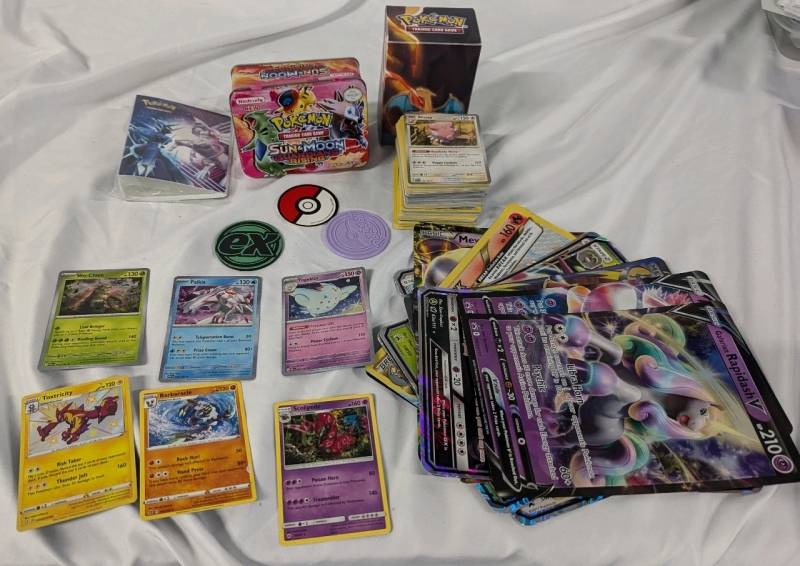 75+ Pokemon Trading Card Game Cards, with Oversized Cards, Tokens, Deckbox and More! Includes Holo's and Rares.