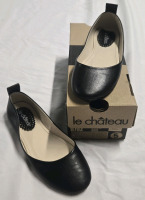 New | Womens Size 5 Le Château Flats