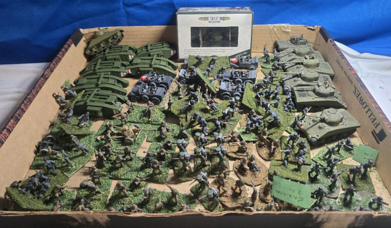 40+ Flats & 15+ Vehicles | Appears To Be German & British Lead / Plastic Military Infantry & Armored Vehicles | Largest Vehicle Measures ( 3" x 1 " x ¾" ) Tallest Troop Measures ( 1" Tall )