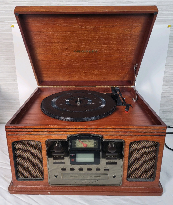 Crosley Director CD/Turntable/AM-FM Radio / Cassette Player , Model CR2405C-PA . Tested Working , CD , Turntable , Radio & Cassette Player All Working