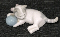 Metzler Ortloff Gray White Cat with Ball Figurine Germany Porcelain 3" Long