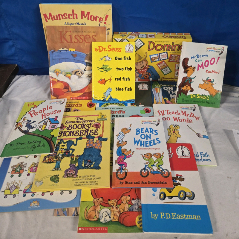 15+ Children's Books : Dr. Seuss, Sesame Street, Berenstain Bears, Robert Munch, Clifford & More!