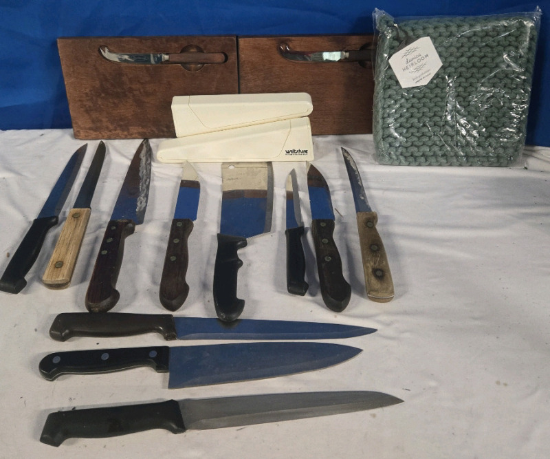 Home Kitchen Lot : 12 Assorted Kitchen Knives, 3 Plastic Whitshire Knife Sharpeners & Knit Potholder