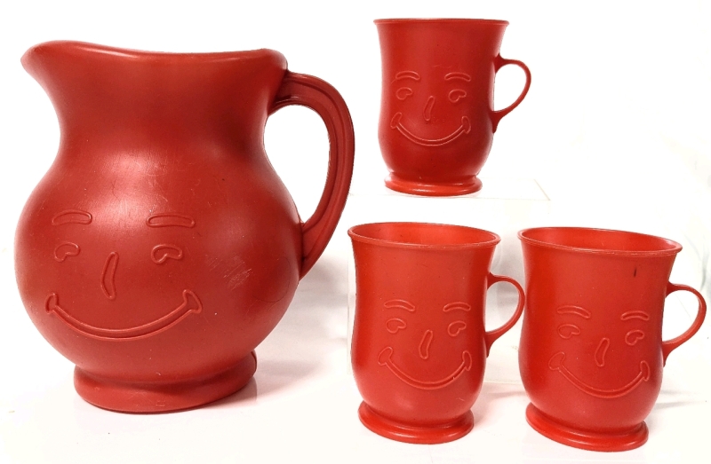 OH YEAH! Vintage Kool-Aid Man Plastic Pitcher with 3 Matching Cups | Pitcher Holds 2 Quarts, Cups 3.75" Tall