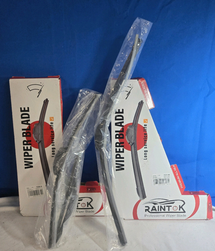 9 Pcs New | Raintok Professional Wiper Blades ( 1 ) Set Of 3 2006-2012 Toyota Rav 4 Wipet Blades ( 1 ) Set Of 3 2018-2023 Chevrolet Traverse Wipet Blades & 3 Blades with Unknown Compatibility | Unknown Blades Range In Size From 10" - 23" Long
