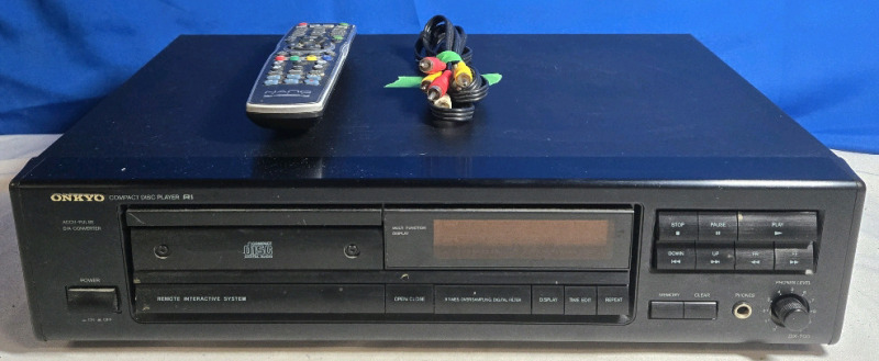 Onkyo Compact Disc Player with Remote | Model# DX-700 * Tested For Power *