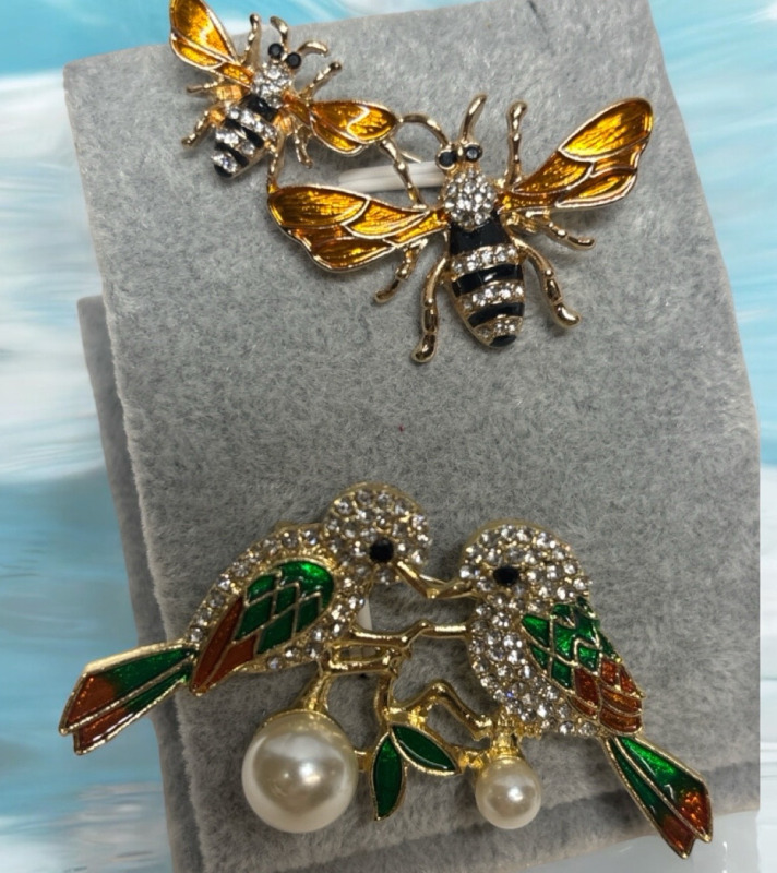 Kissing Bird Magpie Duet Brooch Duet Honey Bee Brooch