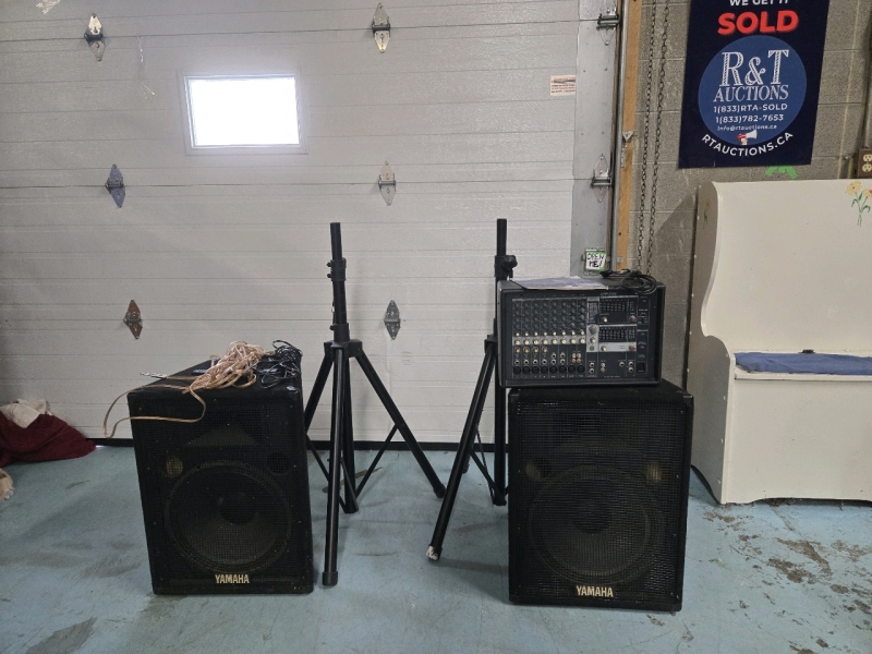 Set Of 5 | Yamaha EA Speakers | Includes ( 2 )500W S15E Speaker Systems W/ Speaker Stands | & EMX312SC Powered Mixer * Tested For Power *