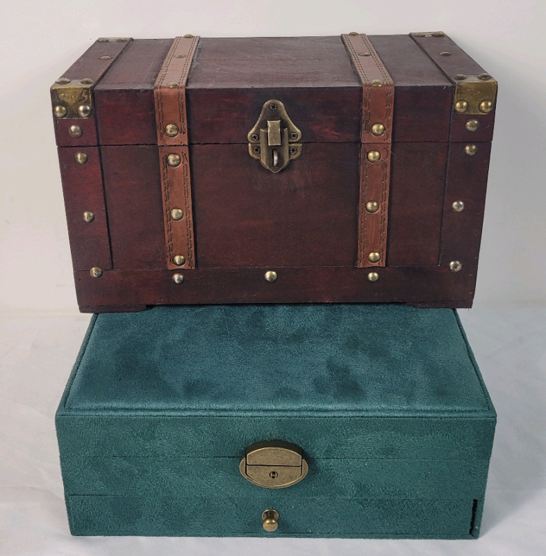 New - Jewelry Box w/Lock & Keepsake Box w/Pad Lock . Jewelry Box measures 10 1/4"&times;4"&times;10 1/4" & Keepsake Box measures 11"&times;6.5"&times;6.5"