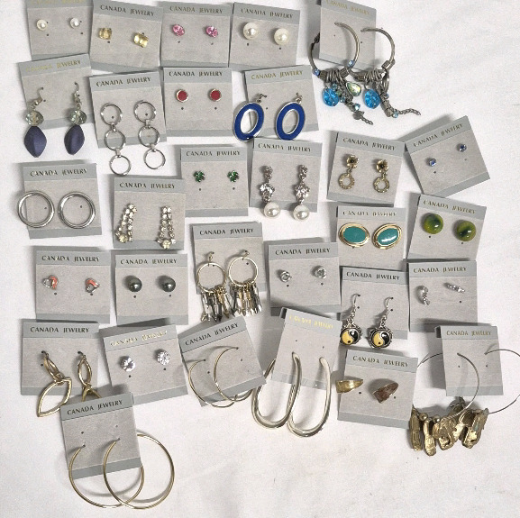 30 Pierced Earrings - Ying/Yang, Elephants ++