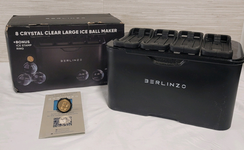 Berlinzo 8-Crystal Clear Large Ice Ball Maker with Ice Stamp Ring . Edge has crack , does not effect Ice making