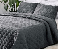 New Litanika 3-pc Grey Oversized King Quilt Set Bedspread , measures 120"&times;120" . Lightweight Comforter Coverlets Bedding Cover Bed Decor All Season .Super King - 1 Quilt, 2 Pillowcases