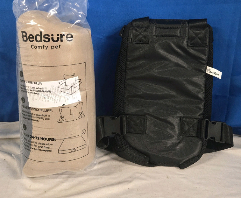New Bedsure Comfy Pet XS Pet Bed 20" x 19" x 6" & Pawaboo Pet Carrier For Small Dogs Measures 12" x 7"