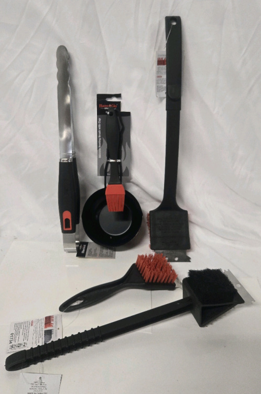 5 New | Barbecue Cleaning Tools Lot | Includes ( 2 ) Char-Broil Red Nylon Grill Brushes 8" - 17" Long | ( 1 ) Flame Glo Silicone Basting Brush W/ Cup | & ( 1 ) Flame Glo 3 In 1 Grill Brush