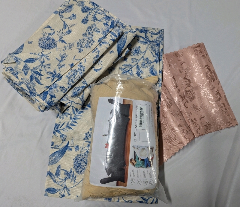 Table Setting Lot - Table Runners, and 2 Obstal 6' Stretch Table Covers.