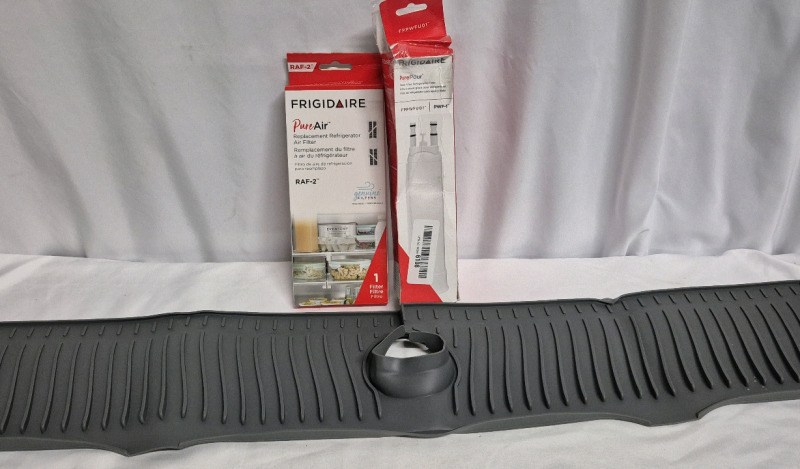 New Frigidaire Air Filter & Water Filter for Fridge + New Silicone Faucet Splash Guard