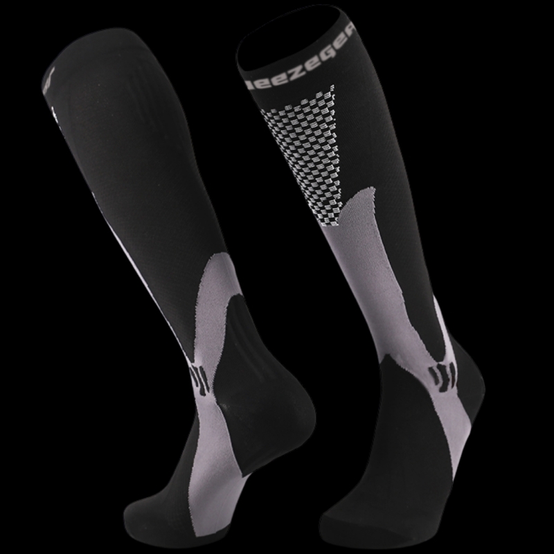 4 New Pairs of Squeezgear Compression Socks. 2/3Xl Size.