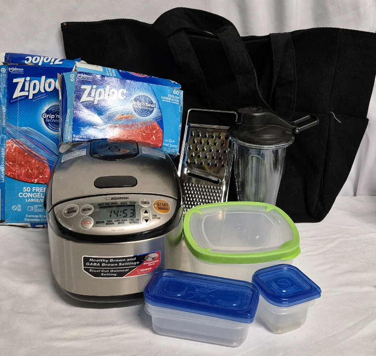 Kitchen Lot - New Ziploc Bags Large & Medium ++